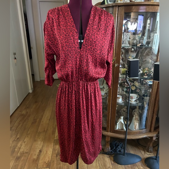 Tucker Dress With Geometric Design - Picture 2 of 4